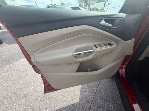 Used 2018 Ford Escape SEL FWD image 4