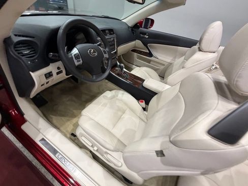 Used 2013 Lexus IS 250C RWD image 23