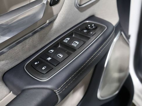 Used 2022 RAM 1500 Limited image 17