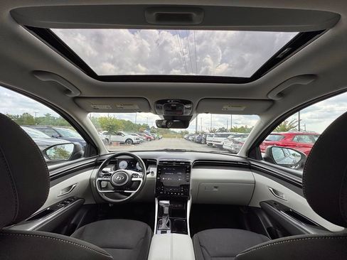 Used 2022 Hyundai Tucson SEL w/ Convenience Package FWD image 3