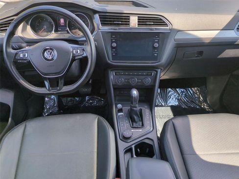 Used 2018 Volkswagen Tiguan SE w/ Panoramic Sunroof Package AWD/4WD image 17