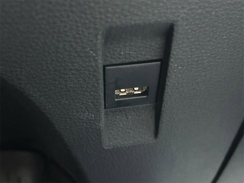 Used 2022 Toyota Corolla LE image 27