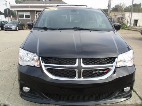 Used 2020 Dodge Grand Caravan SXT image 10