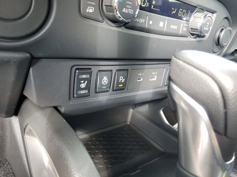 Certified 2024 Nissan Frontier SL w/ Technology Package image 22