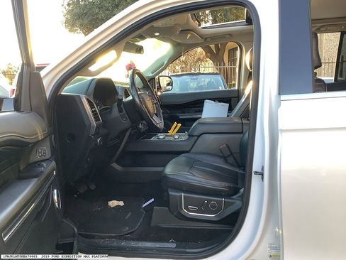 Used 2019 Ford Expedition Max Platinum image 12