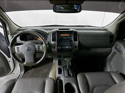 Used 2010 Nissan Frontier LE w/ LE Value Truck Pkg image 3