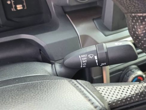Used 2024 Toyota Tacoma SR5 AWD/4WD image 33