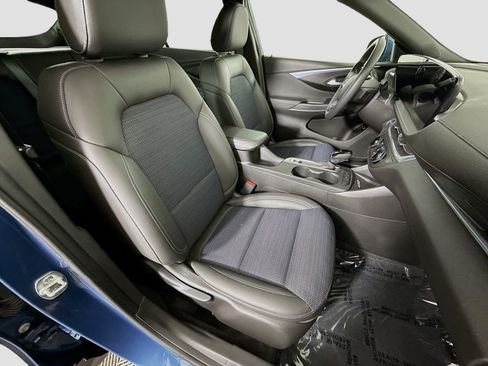 Used 2024 Buick Envista Preferred w/ Convenience II Package image 25