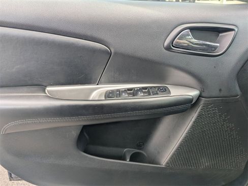 Used 2018 Dodge Journey SE image 26