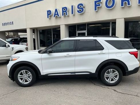 Used 2024 Ford Explorer XLT image 2