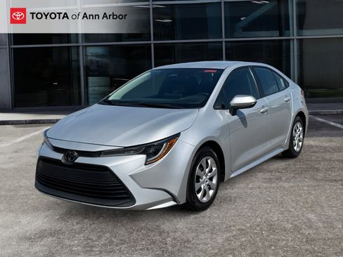 Used 2024 Toyota Corolla LE FWD image 7