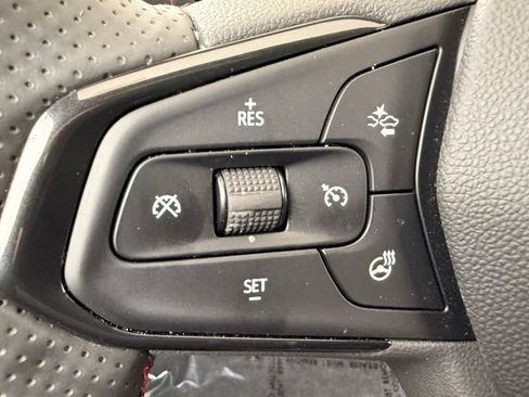 Used 2026 Chevrolet Trax RS FWD image 27