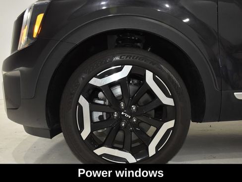 Used 2025 Kia Telluride S FWD image 8