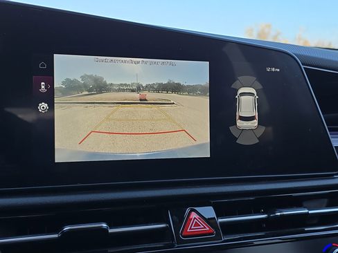 Used 2023 Kia Niro SX Touring image 18