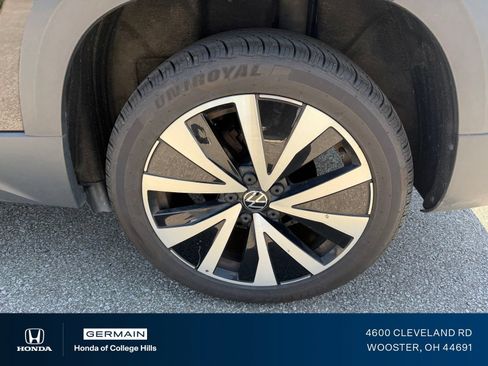 Used 2024 Volkswagen Taos SE FWD image 10