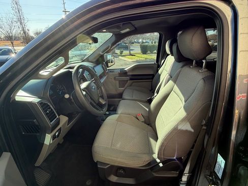 Used 2017 Ford F150 XLT image 12