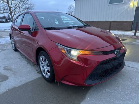 Used 2021 Toyota Corolla LE image 1