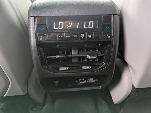 Used 2021 Jeep Grand Cherokee L Summit w/ Advanced Protech Group IV image 33