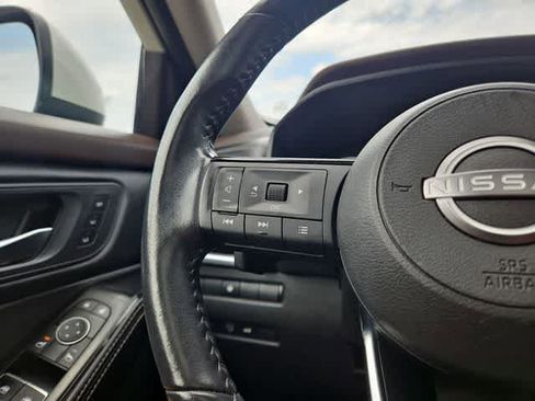 Used 2023 Nissan Rogue SL AWD/4WD image 48
