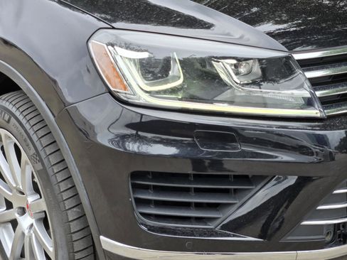 Used 2016 Volkswagen Touareg VR6 AWD/4WD image 34