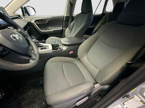 Used 2022 Toyota RAV4 LE w/ Carpet Mat Package (TMS) FWD image 11