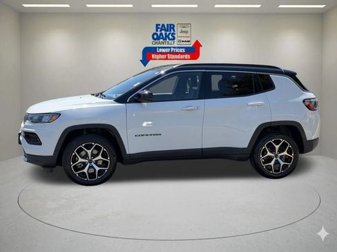 Certified 2025 Jeep Compass Limited AWD/4WD image 12