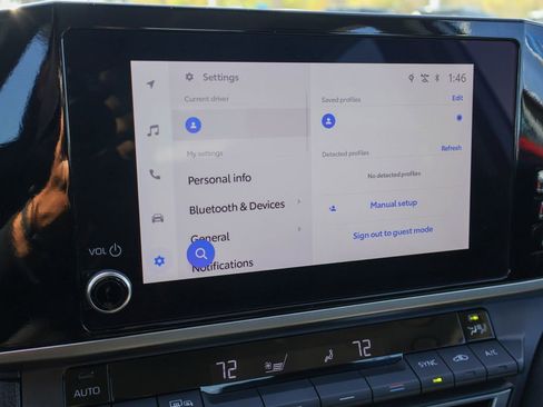 Used 2025 Toyota Camry LE image 3