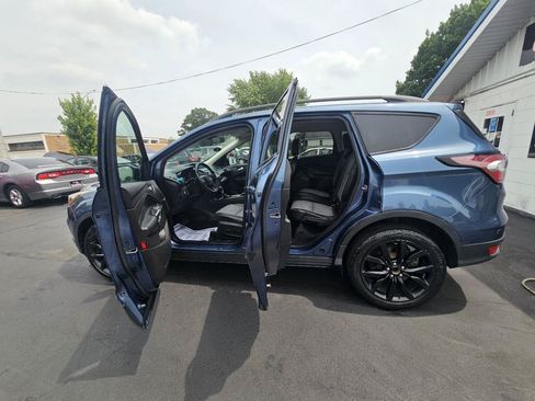 Used 2018 Ford Escape SE w/ SE Sport Appearance Package FWD image 23