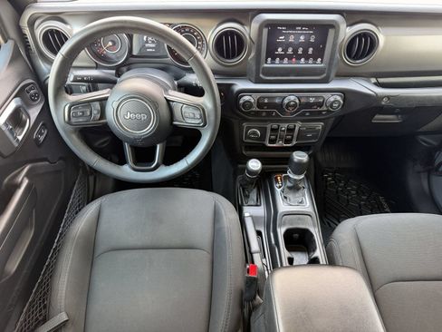 Used 2023 Jeep Gladiator Sport AWD/4WD image 4