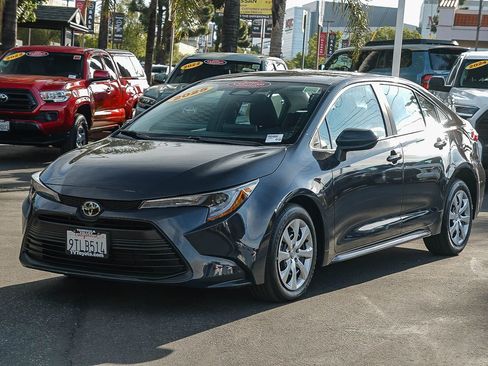 Certified 2025 Toyota Corolla LE FWD image 3