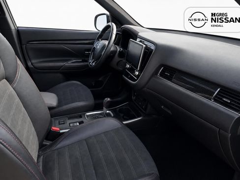 Used 2020 Mitsubishi Outlander SE FWD image 8