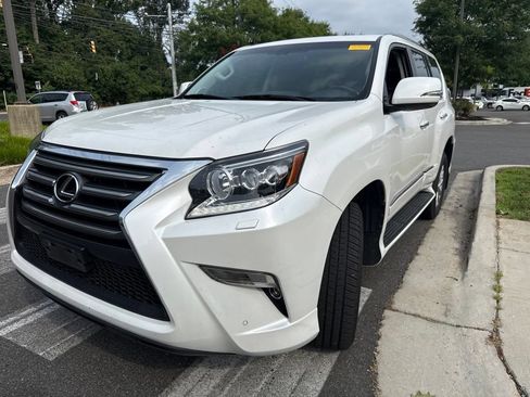 Used 2019 Lexus GX 460 Premium AWD/4WD image 3