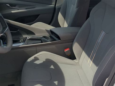 New 2026 Hyundai Elantra Sport image 17