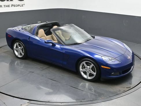 Used 2005 Chevrolet Corvette Coupe w/ Preferred Equipment Group RWD image 48