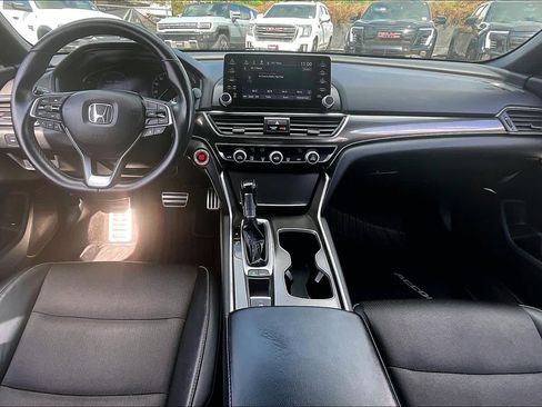 Used 2018 Honda Accord Sport image 16