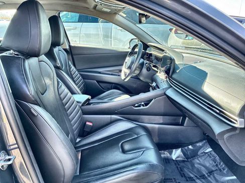 Used 2024 Hyundai Elantra Limited image 26
