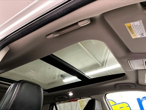 Used 2024 Honda Pilot Touring image 23