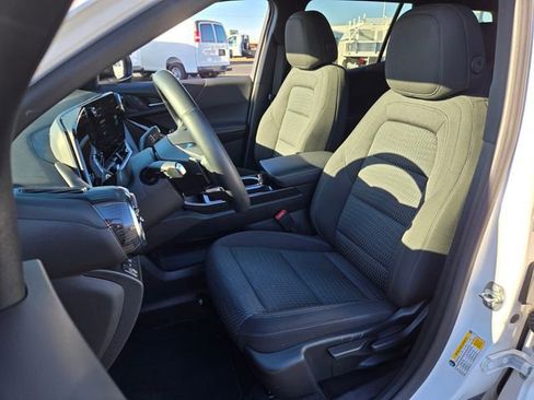 Used 2025 Chevrolet Equinox LT image 9