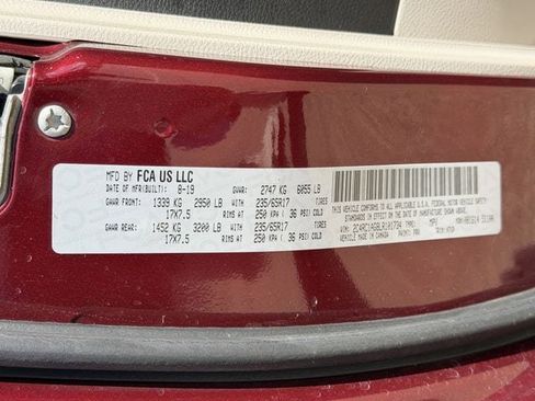 Used 2020 Chrysler Voyager L image 30