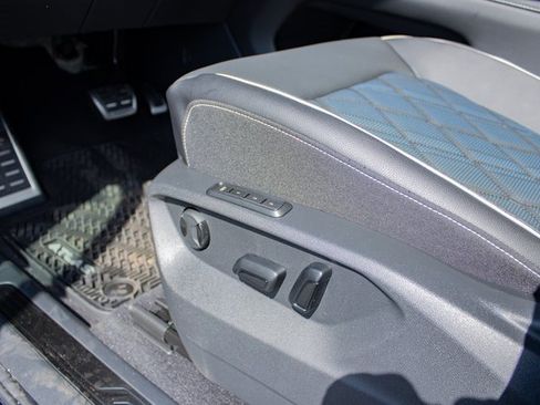 Used 2024 Volkswagen Atlas Cross Sport SEL Premium R-Line image 20