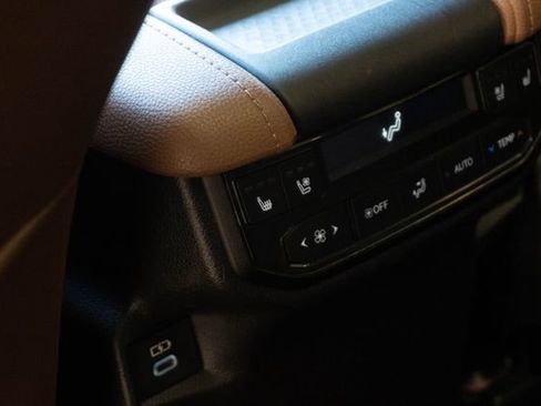 Used 2024 Toyota Grand Highlander Platinum image 23