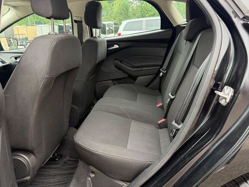 Used 2018 Ford Focus SE FWD image 14