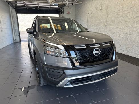 Used 2024 Nissan Pathfinder Rock Creek AWD/4WD image 2