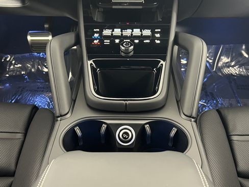 Certified 2026 Porsche Cayenne GTS AWD/4WD image 20