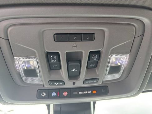 Used 2022 Chevrolet Silverado 1500 LTZ w/ LTZ Premium Package AWD/4WD image 26