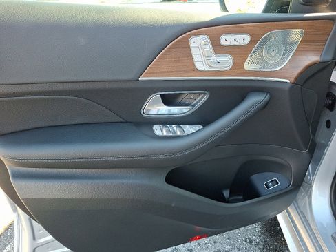 Certified 2025 Mercedes-Benz GLS 450 4MATIC image 12