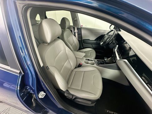 Used 2022 Kia Niro EX Premium FWD image 32