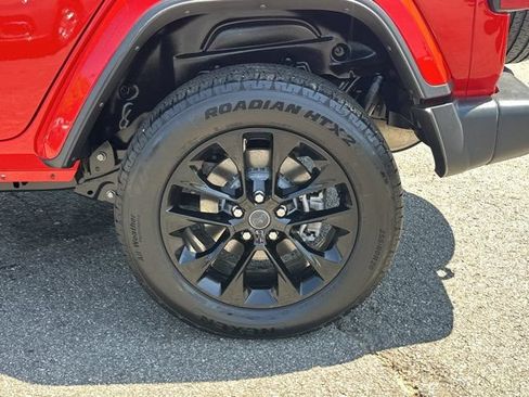 Certified 2025 Jeep Wrangler Unlimited Sahara w/ Safety Group AWD/4WD image 17