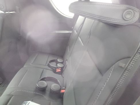 Used 2024 GMC Yukon XL Denali w/ Advanced Technology Package image 9