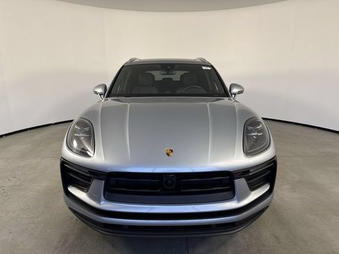 Certified 2026 Porsche Macan AWD/4WD image 10